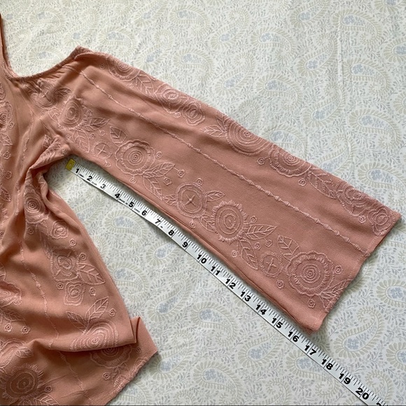 Ivory Love rose print cold-shoulder blouse, pink - Picture 8 of 9